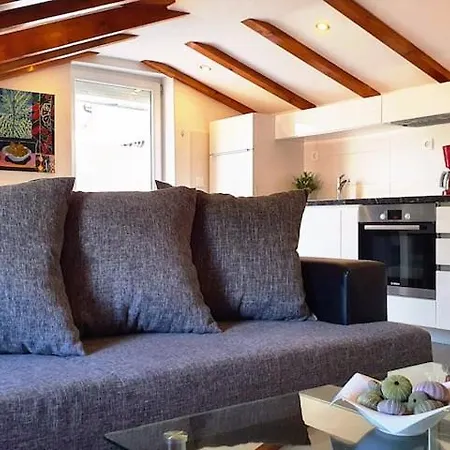 Apartman Pizzi *