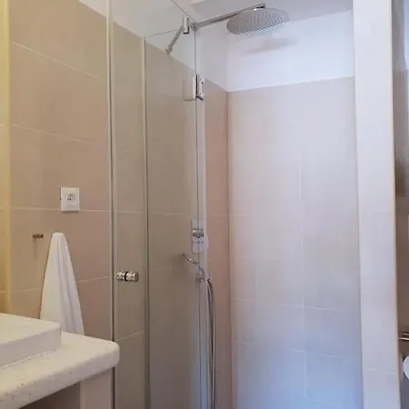 Pizzi Apartament *
