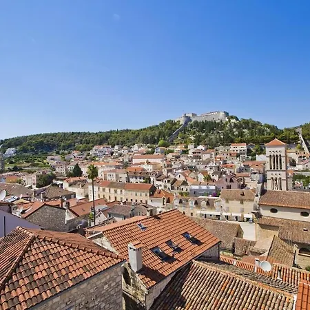 Pizzi 아파트 흐바르